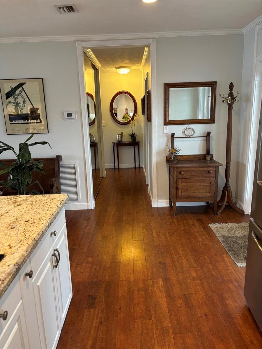 1607 SE 12th Court photo 5