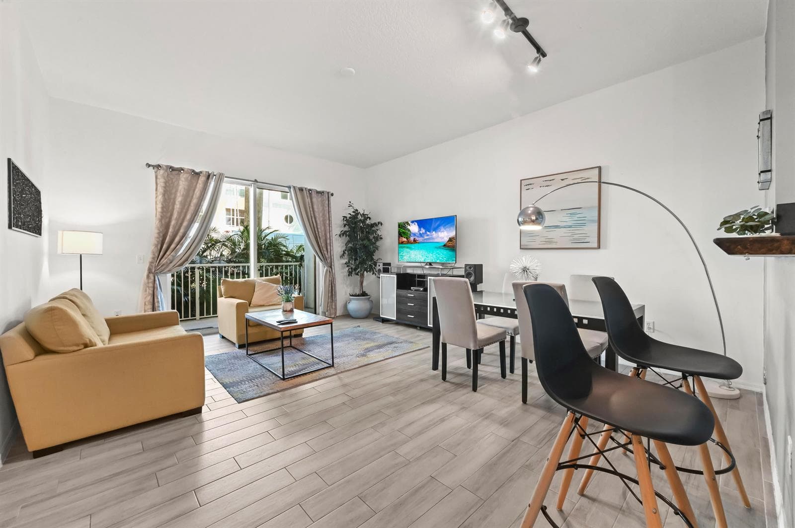 804 E Windward Way #122 photo 1