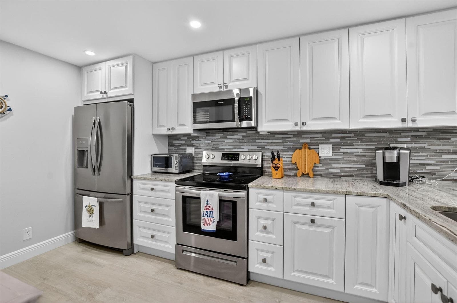6 Royal Palm Way 409 photo 4