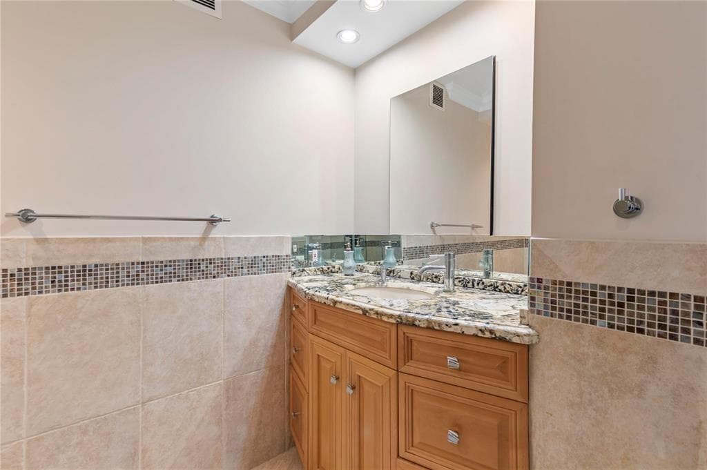 2881 NE 33rd Court Ph A photo 12