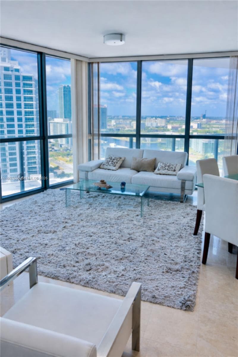 3101 S Ocean Dr 2406 photo 2