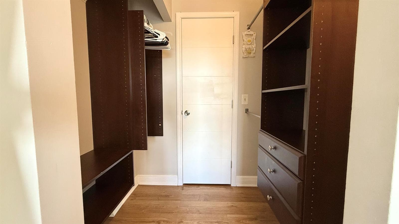 401 Golden Isles Drive 409 photo 24