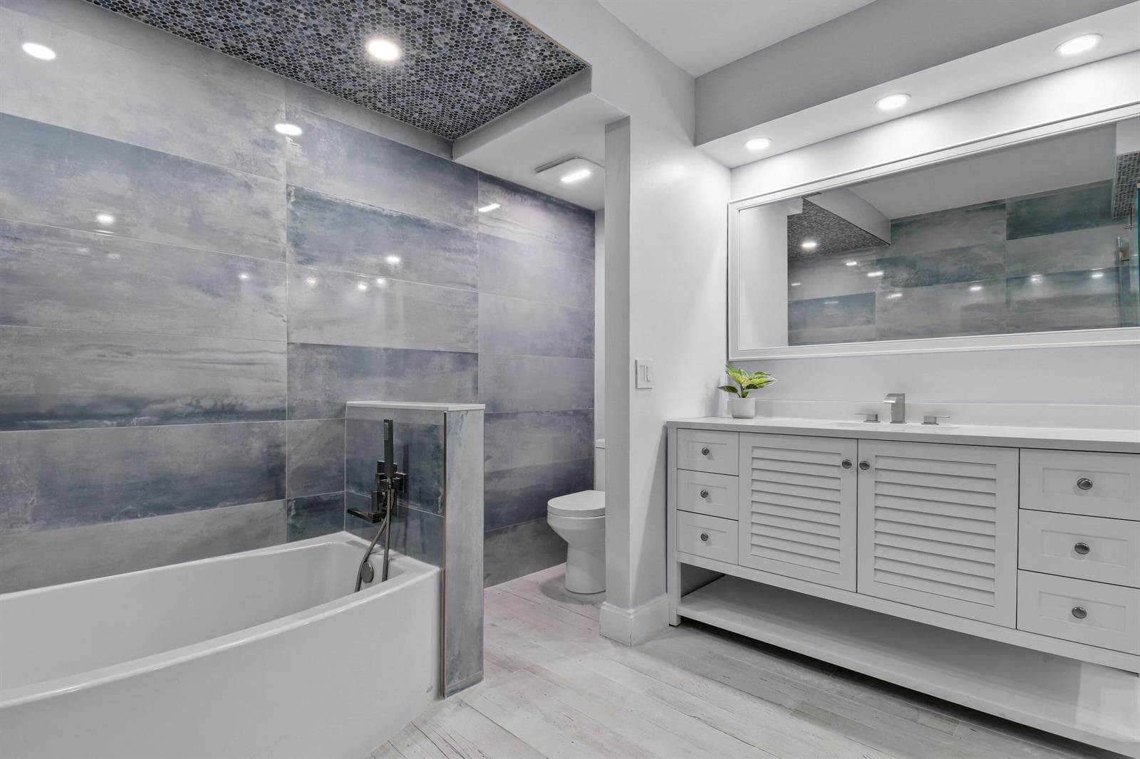 3546 S Ocean Boulevard 420 photo 18