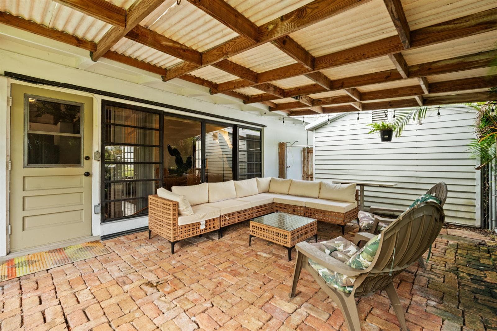 2512 Sugarloaf Lane photo 4