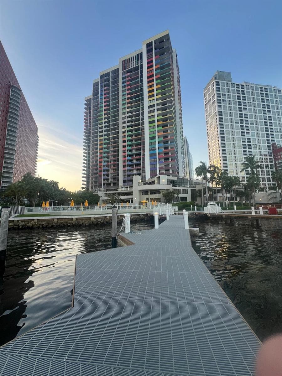 1581 Brickell Avenue 406 photo 6