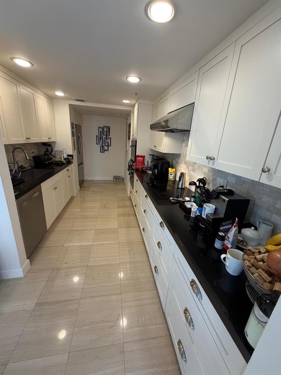 1581 Brickell Avenue 406 photo 13