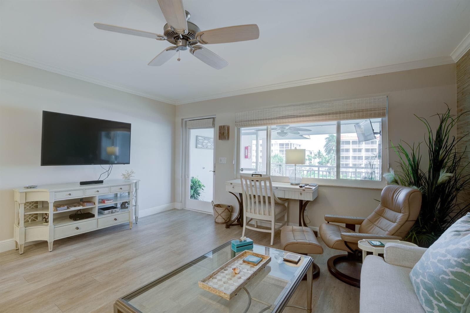 111 Shore Court 305 photo 16