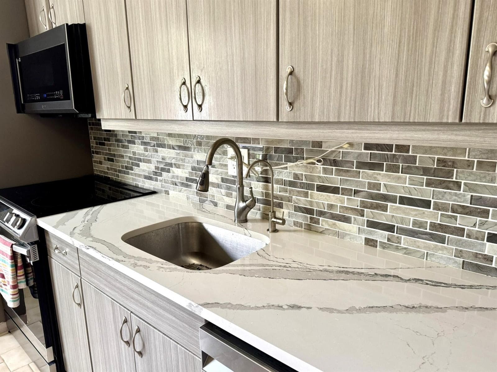 1629 Riverview Road 221 photo 5