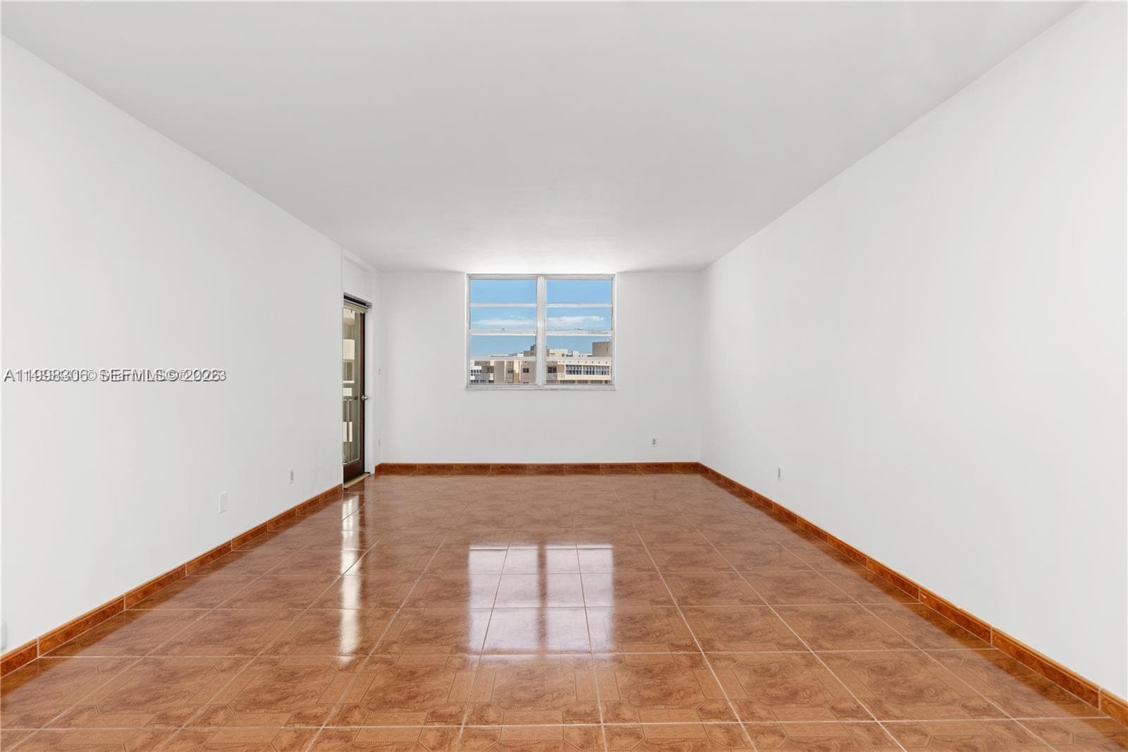 1849 S Ocean Dr 1103 photo 3