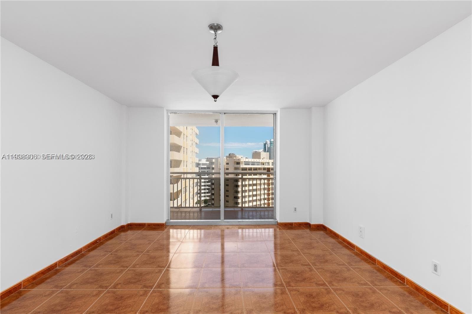 1849 S Ocean Dr 1103 photo 4