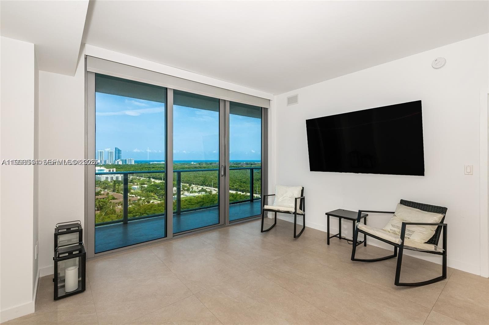 16385 Biscayne Blvd 2118 photo 24