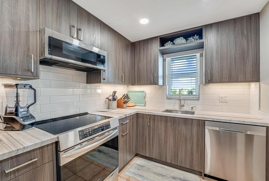 760 E Ocean Avenue 303 photo 7