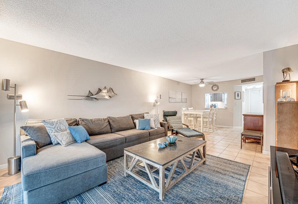 760 E Ocean Avenue 303 photo 3
