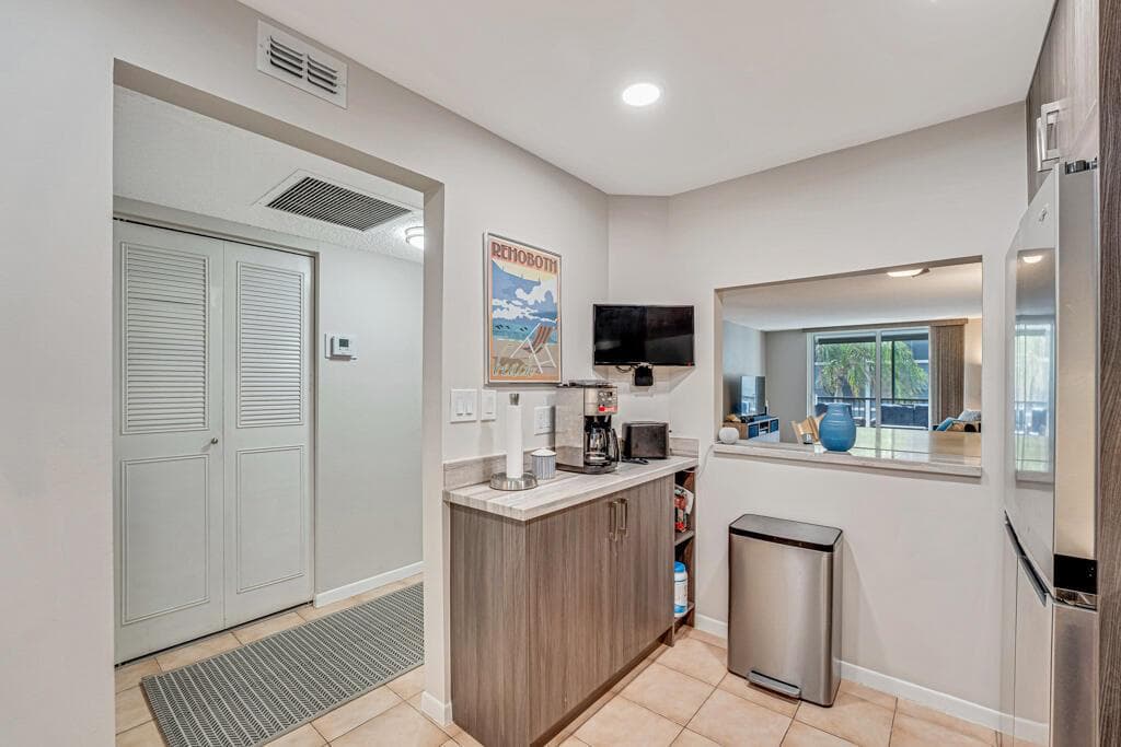 760 E Ocean Avenue 303 photo 9