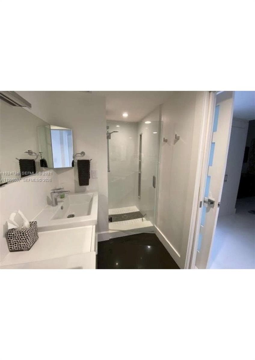 17050 N Bay Rd 605 photo 11