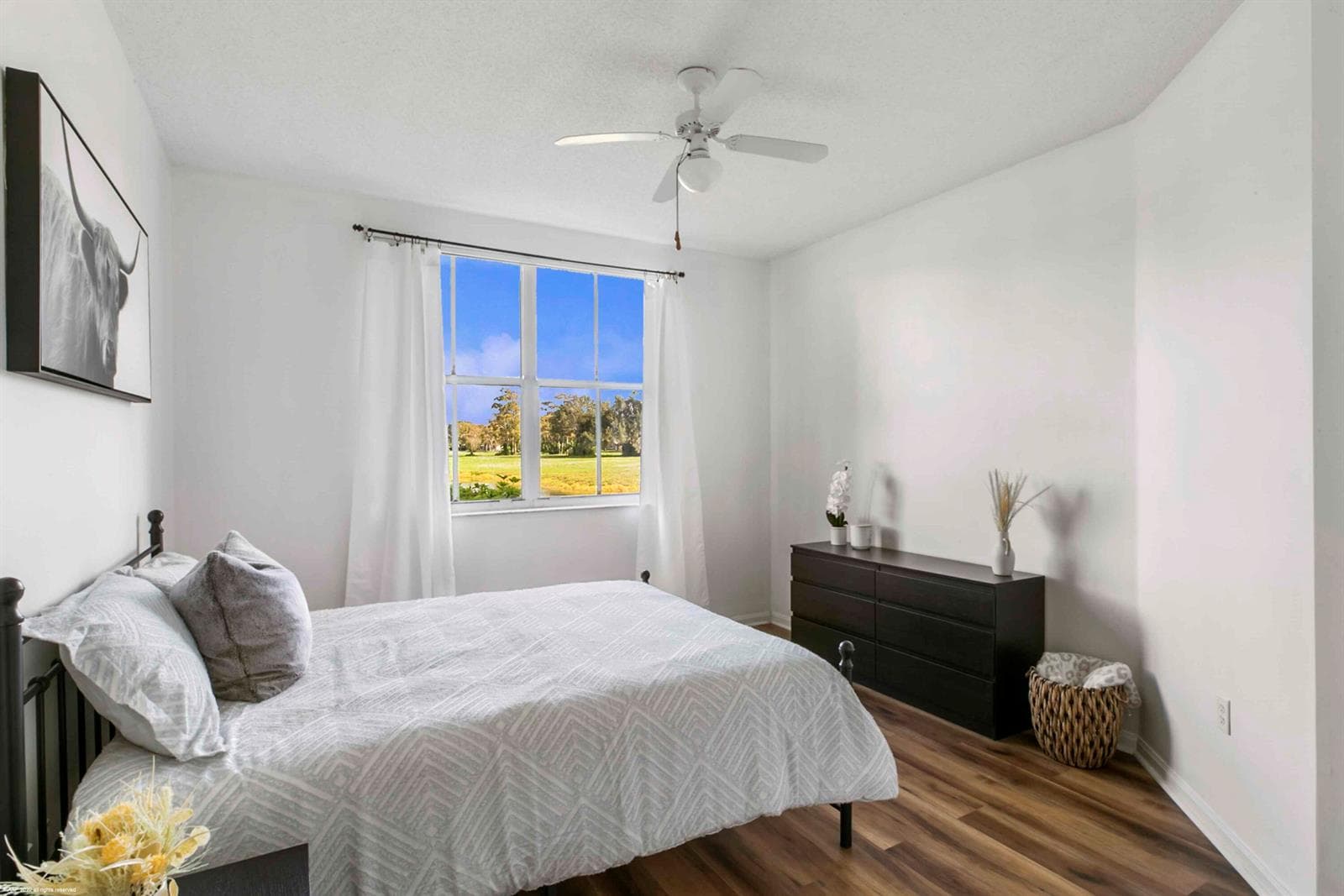 2040 Greenview Shores Boulevard 203 photo 7