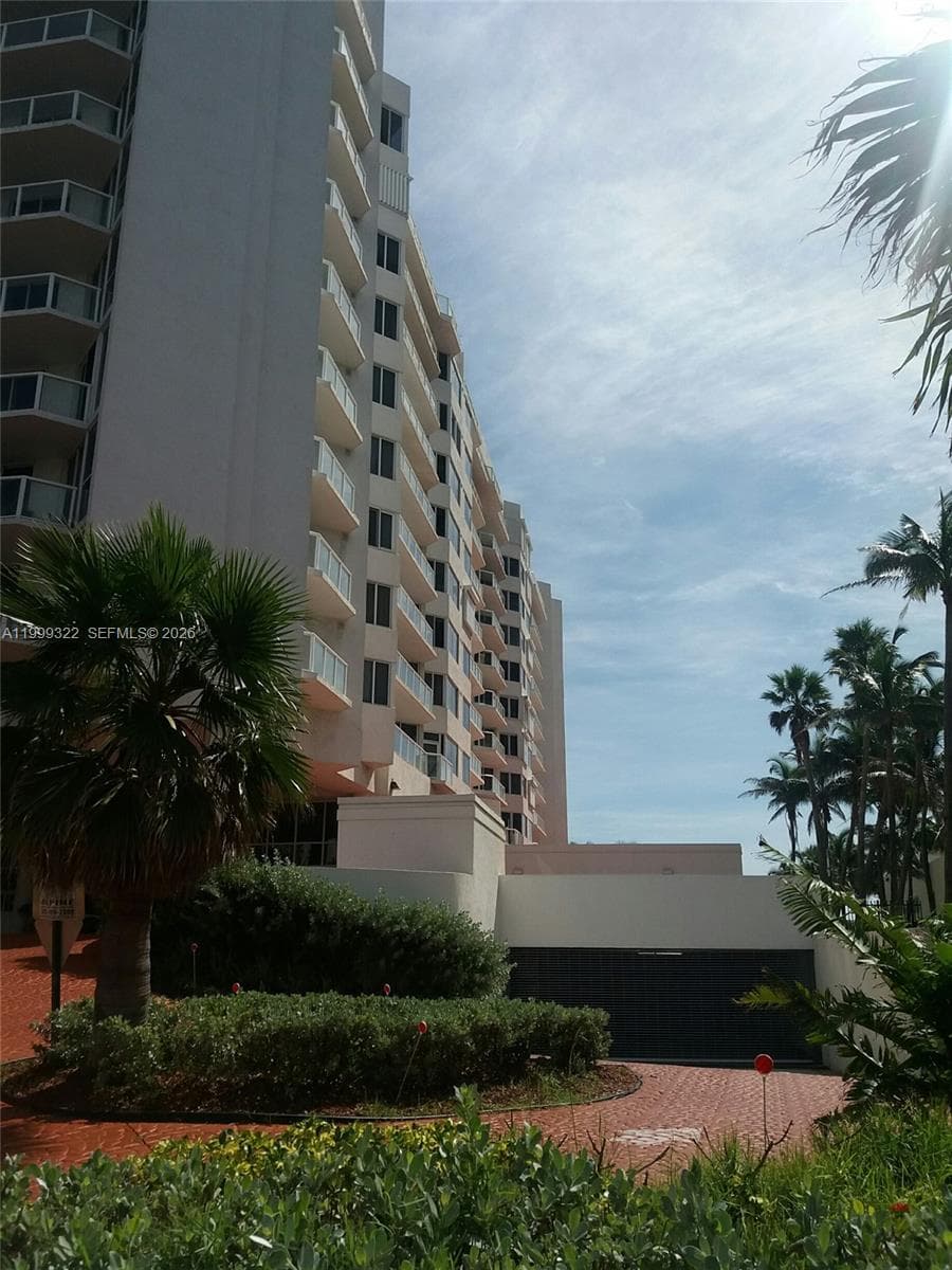17275 Collins Ave 801 photo 4