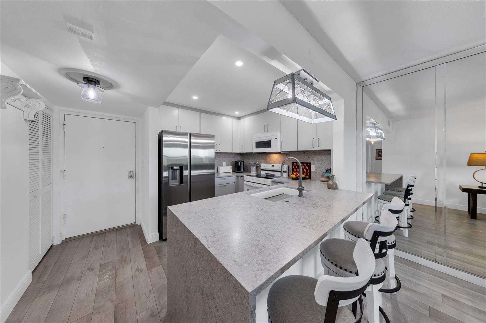 900 River Reach Drive 518 photo 4