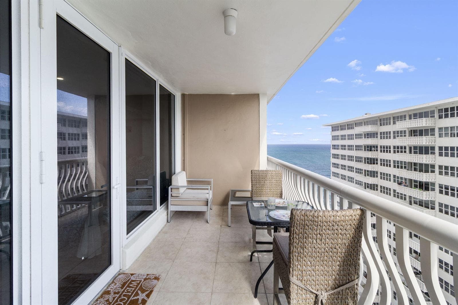 4020 Galt Ocean Drive 1504 photo 18
