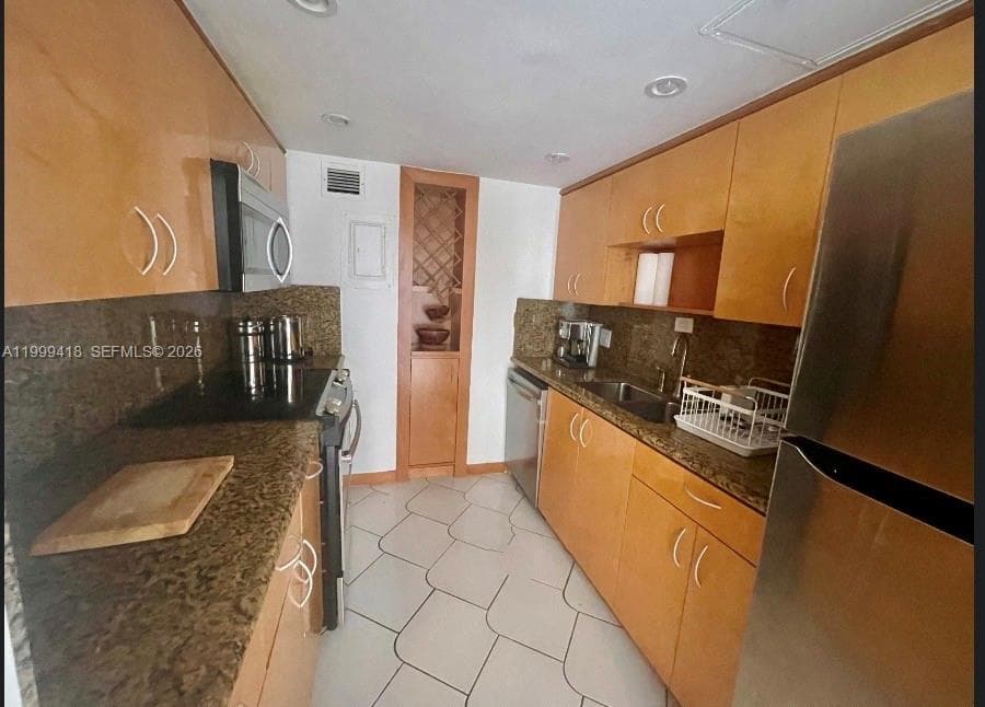 900 Bay Dr 311 photo 13