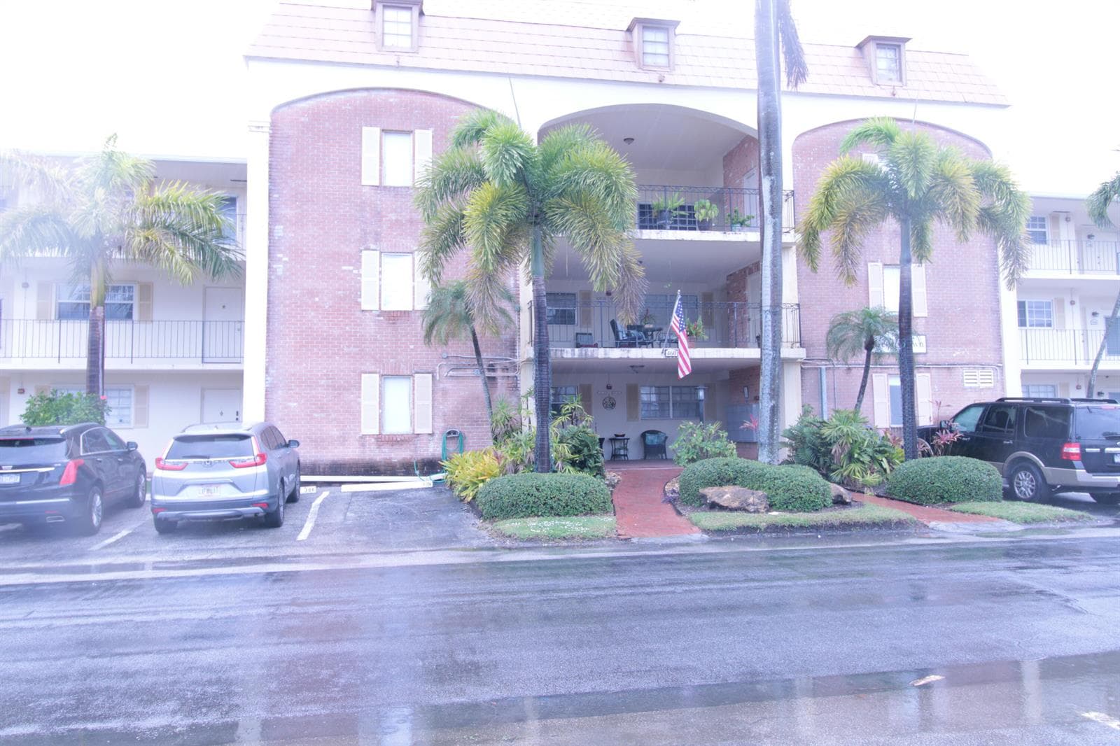 460 Paradise Isle Boulevard 203 photo 2