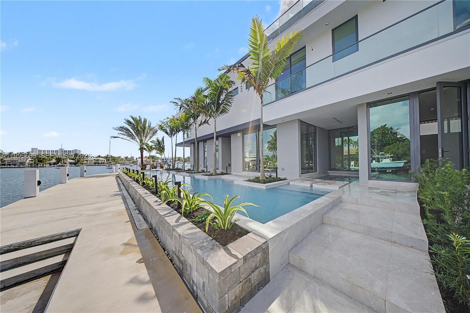 1400 W Lake Dr photo 3
