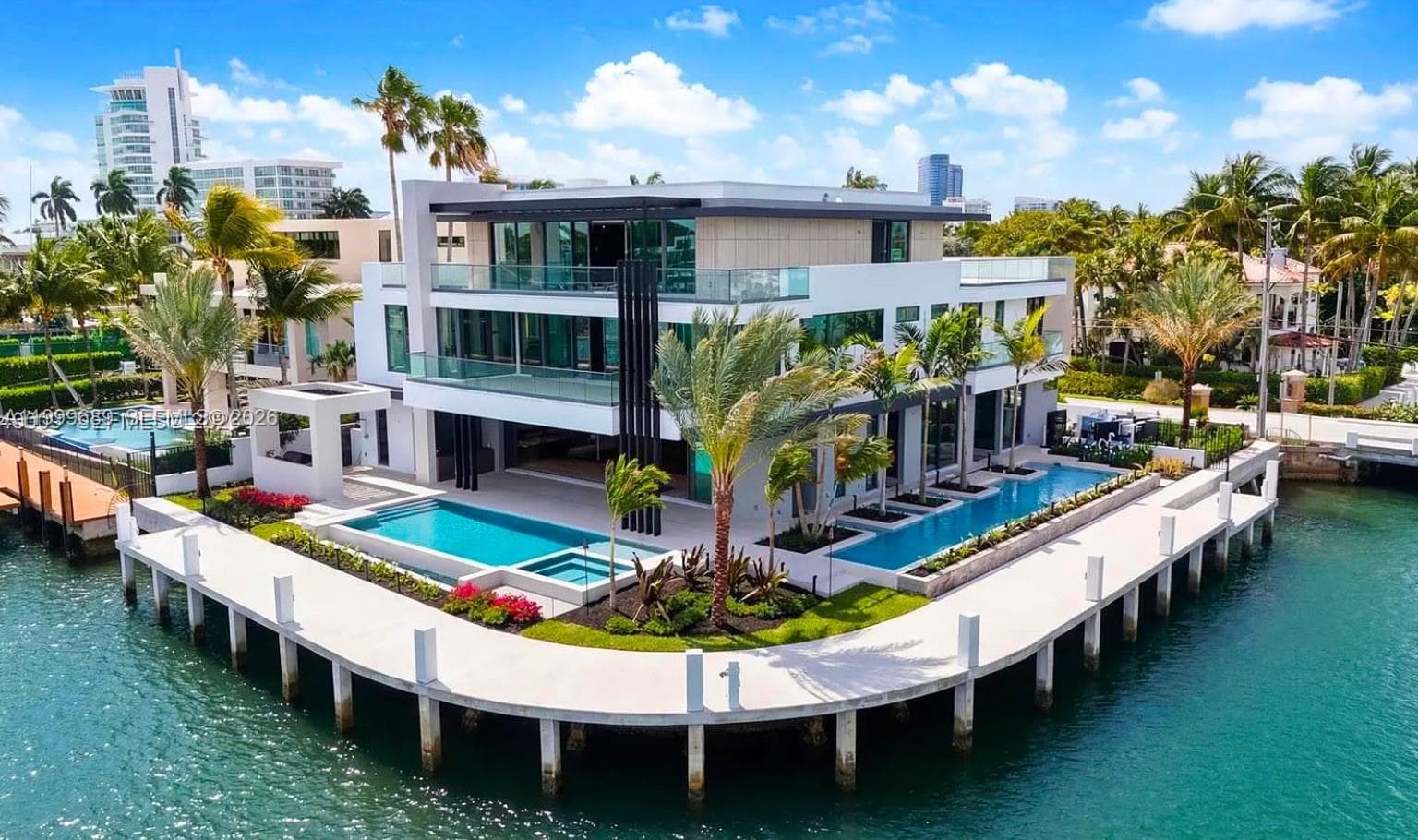 1400 W Lake Dr photo 1