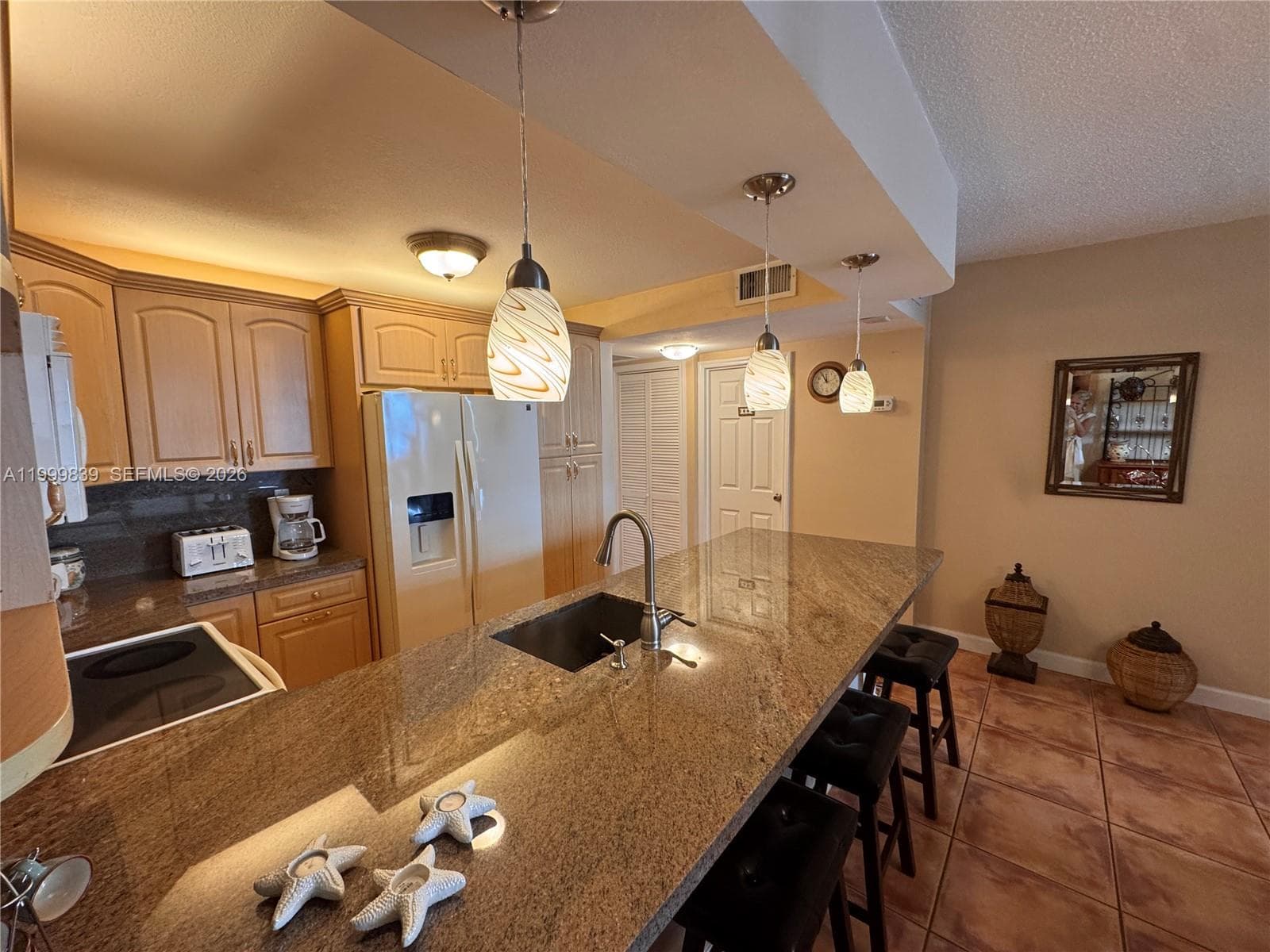 3725 S Ocean Dr 421 photo 2