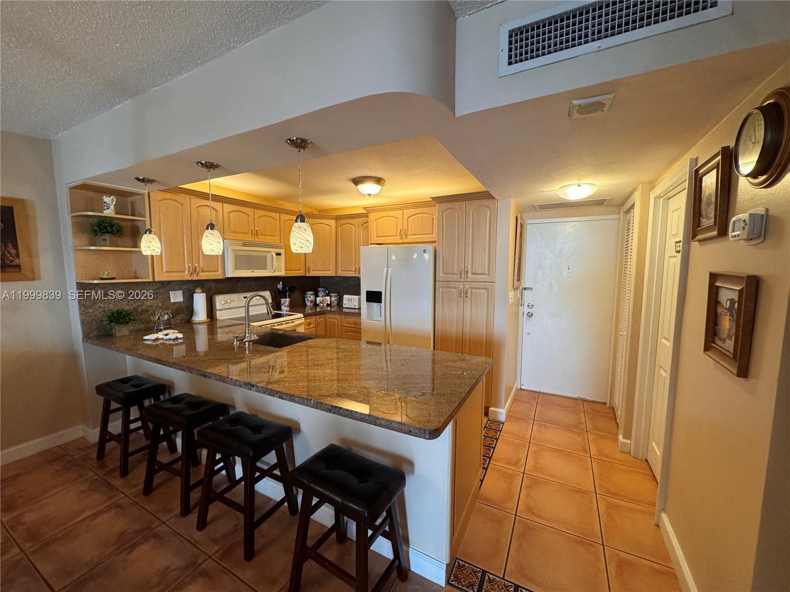 3725 S Ocean Dr 421 photo 1
