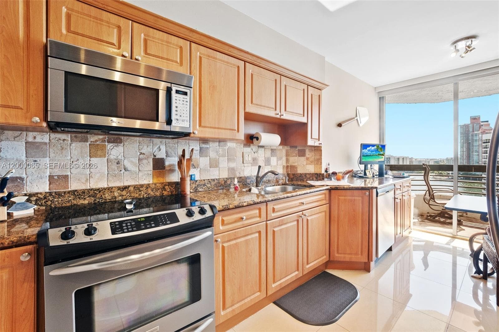 19101 NE 36th Ct 1602 photo 9