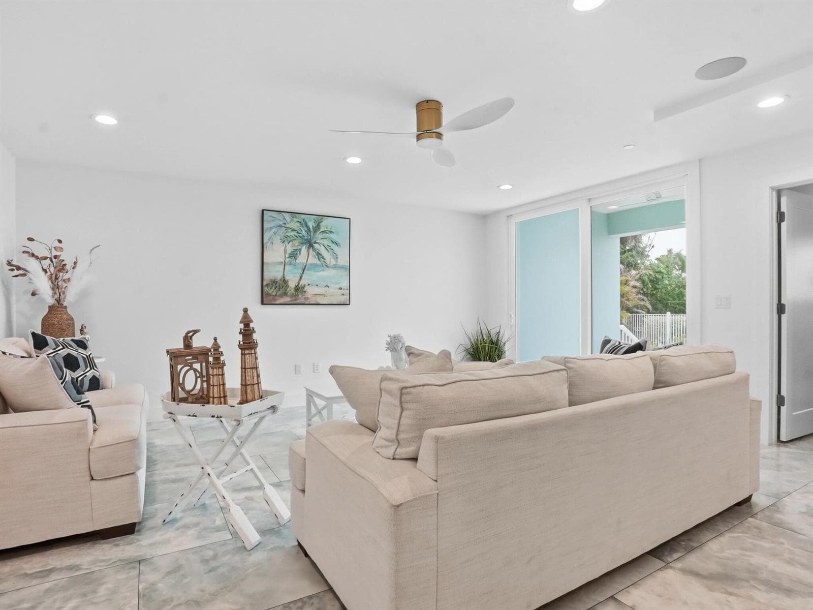 519 Coral Sands Way photo 3