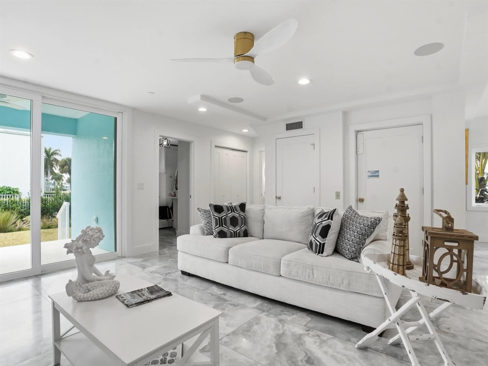 519 Coral Sands Way photo 1