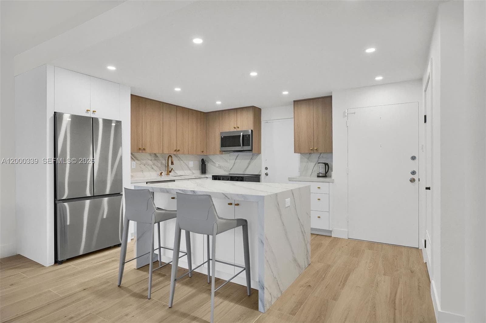 3505 S Ocean Dr 808 photo 6