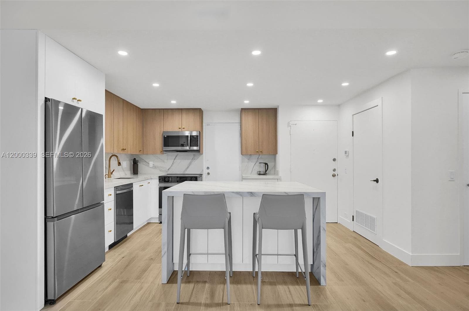 3505 S Ocean Dr 808 photo 9