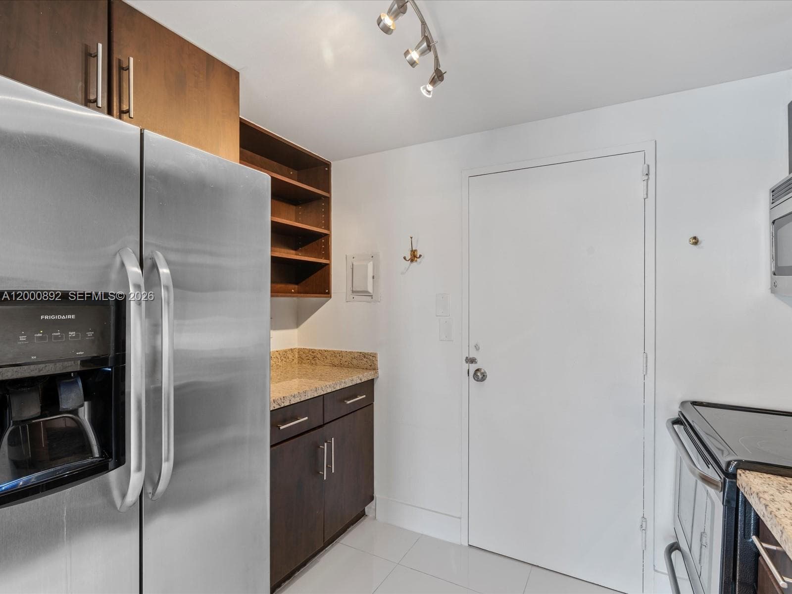 9800 W Bay Harbor Dr 308 photo 3