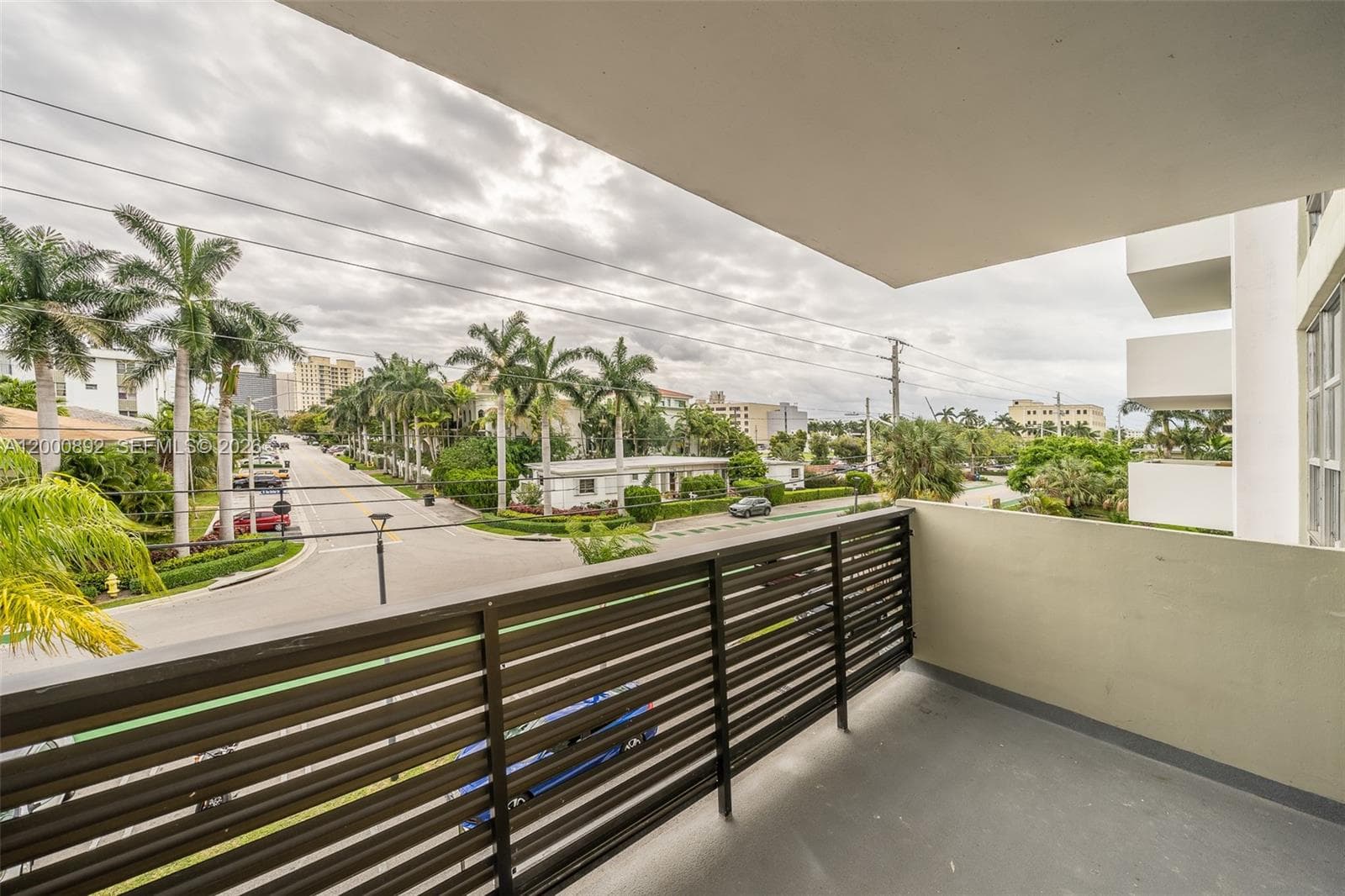9800 W Bay Harbor Dr 308 photo 8