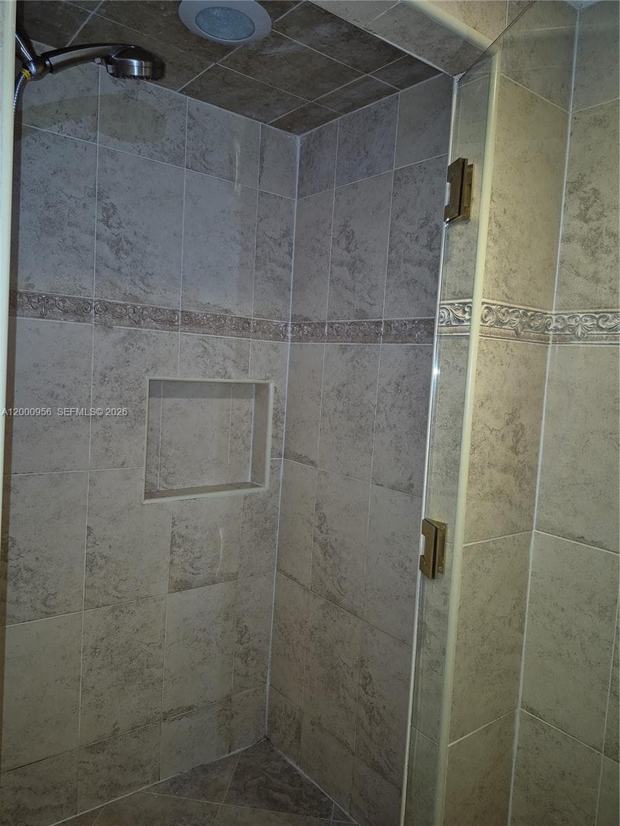 1912 S Ocean Dr 17C photo 23