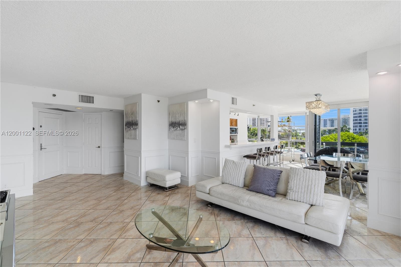 3600 Mystic Pointe Dr 513 photo 5