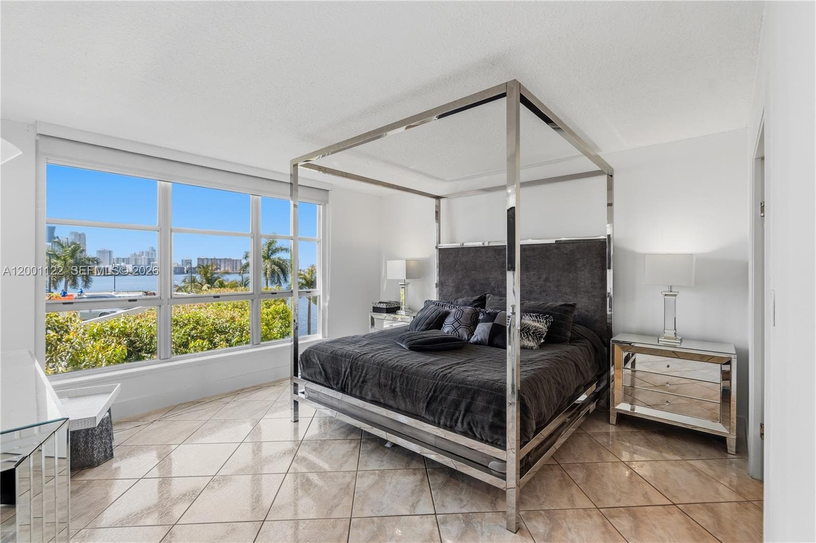 3600 Mystic Pointe Dr 513 photo 8