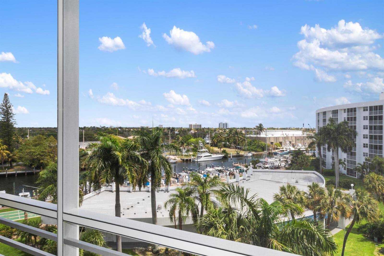 2731 NE 14th Street Causeway NE Apt 612 photo 17