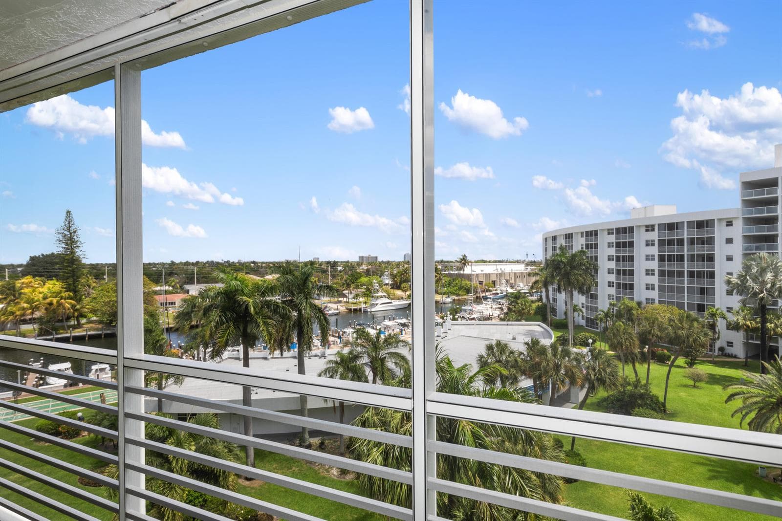 2731 NE 14th Street Causeway NE Apt 612 photo 16