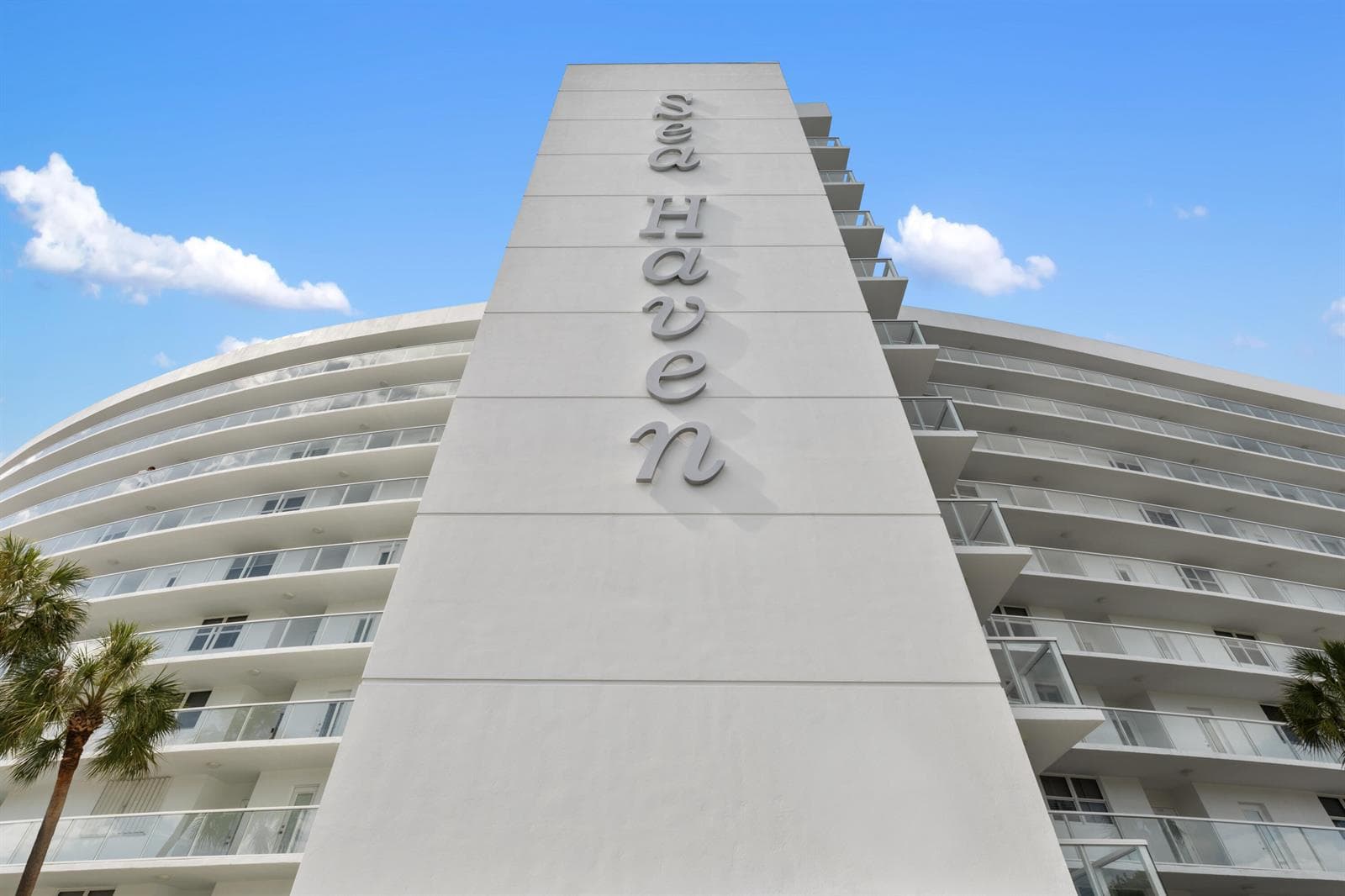 2731 NE 14th Street Causeway NE Apt 612 photo 3
