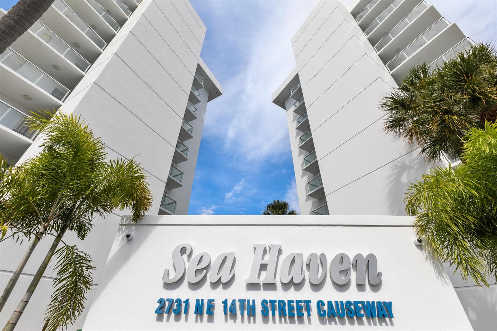 2731 NE 14th Street Causeway NE Apt 612 photo 1