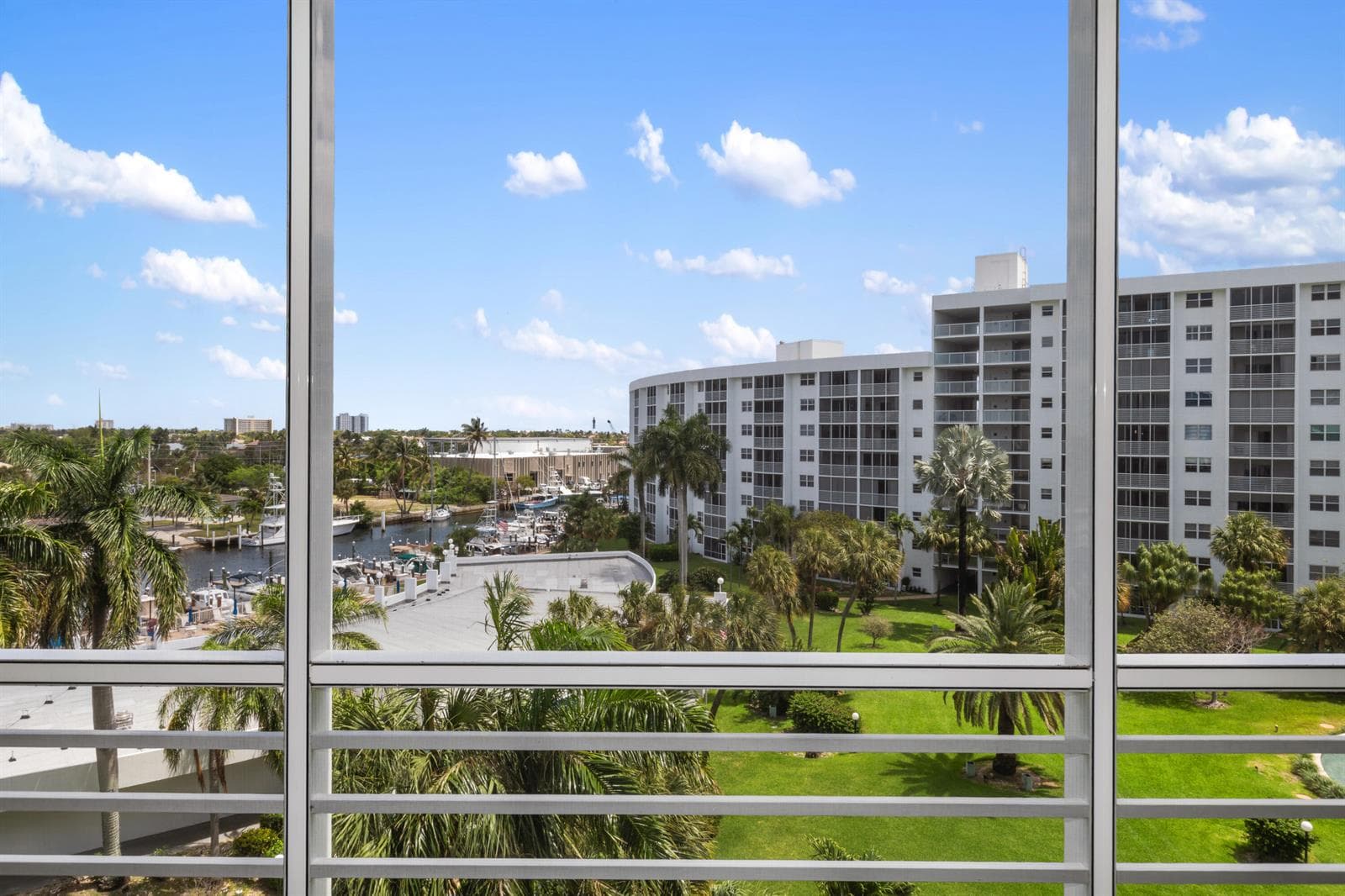 2731 NE 14th Street Causeway NE Apt 612 photo 20