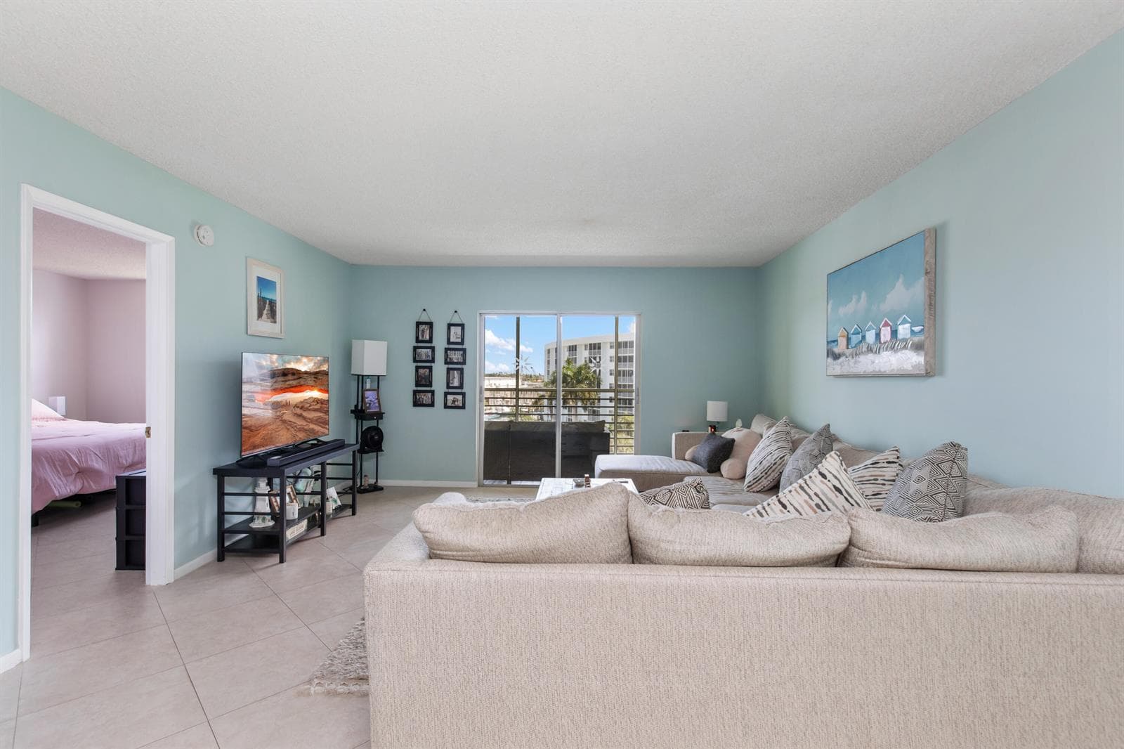 2731 NE 14th Street Causeway NE Apt 612 photo 10