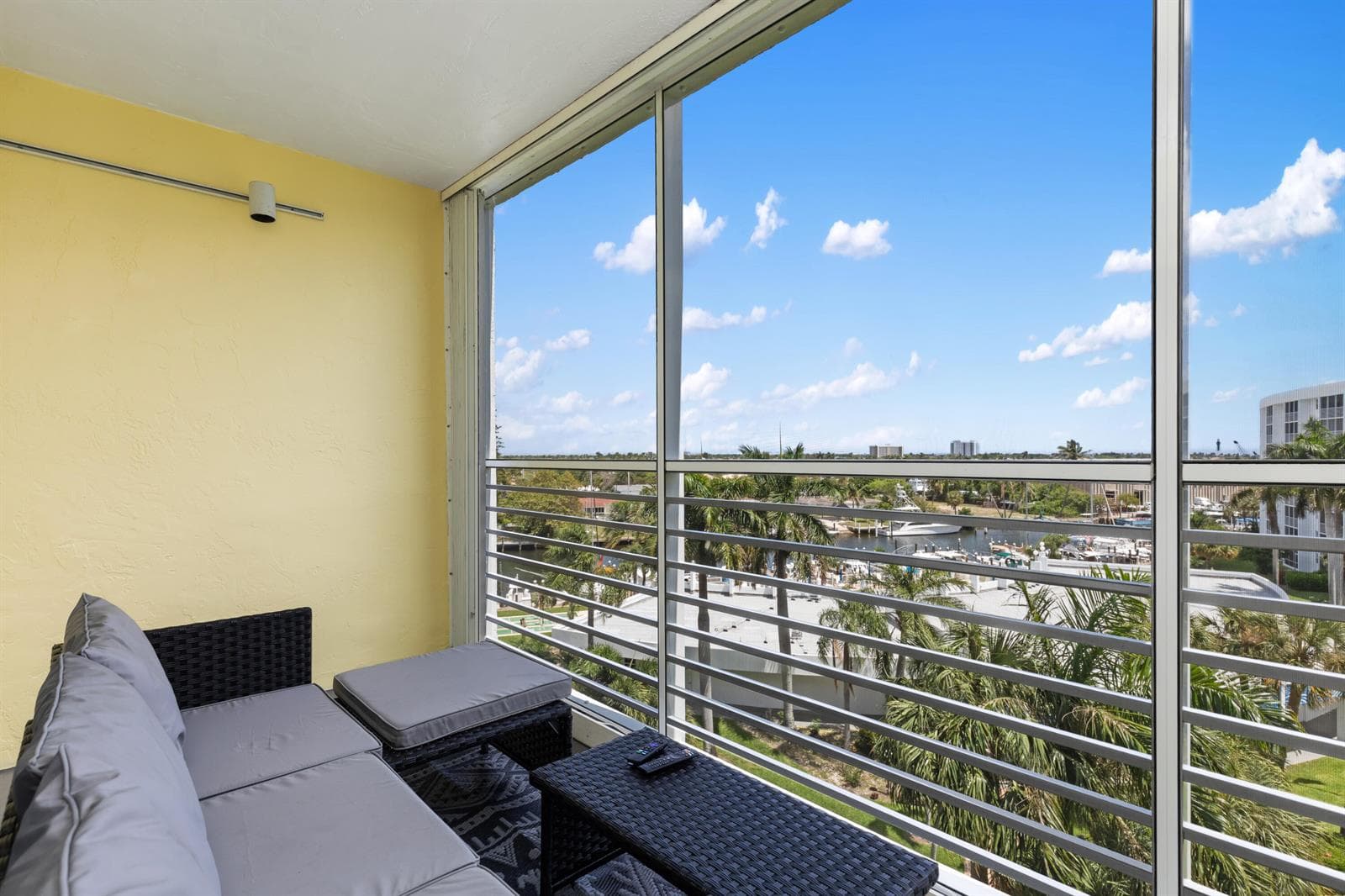 2731 NE 14th Street Causeway NE Apt 612 photo 15