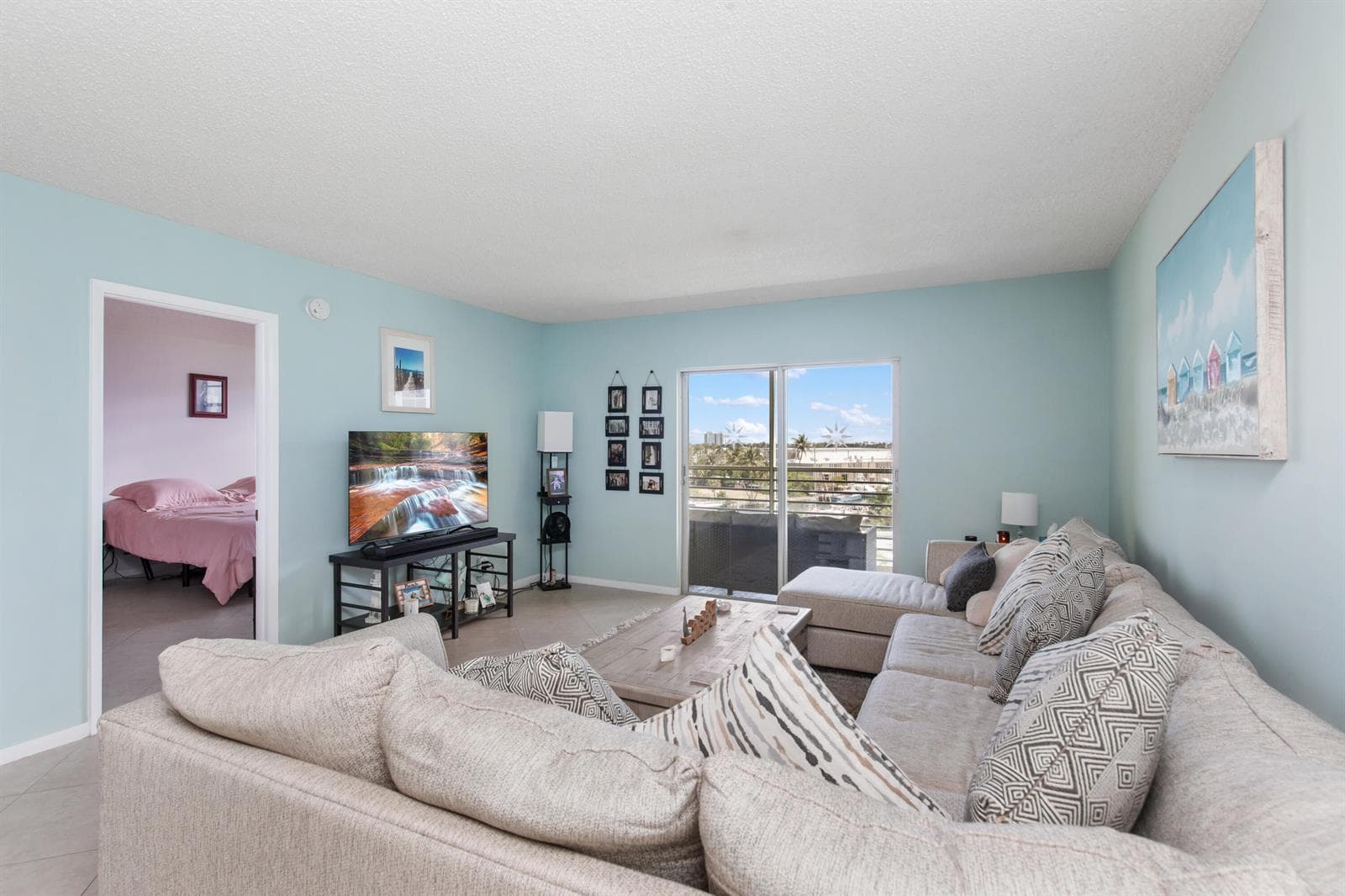 2731 NE 14th Street Causeway NE Apt 612 photo 11