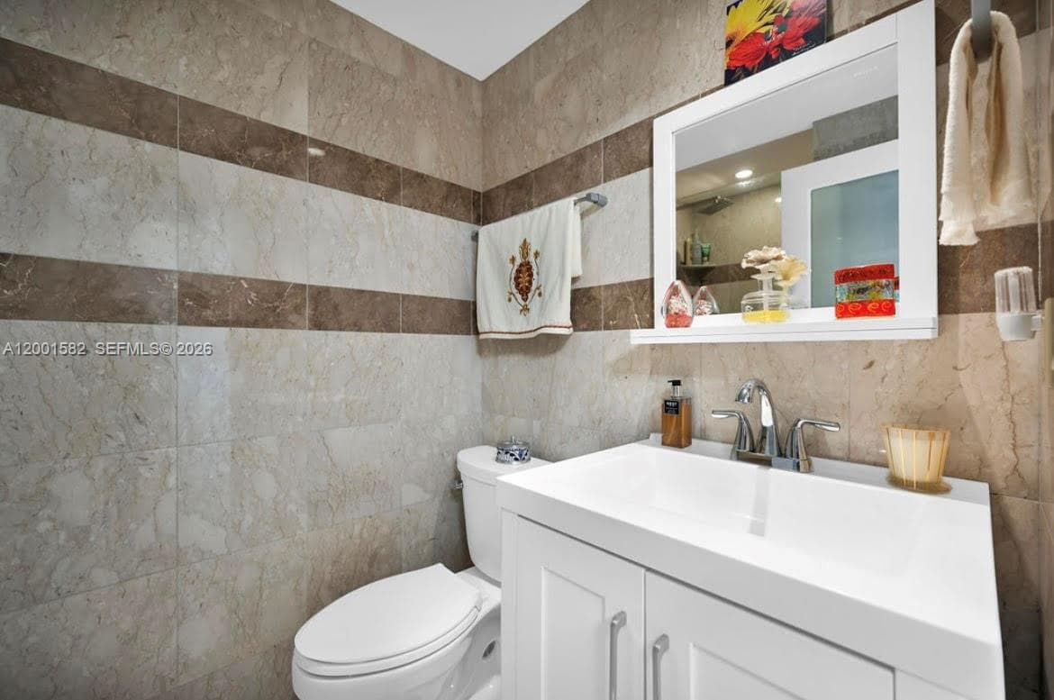 5601 Collins Ave 903 photo 7