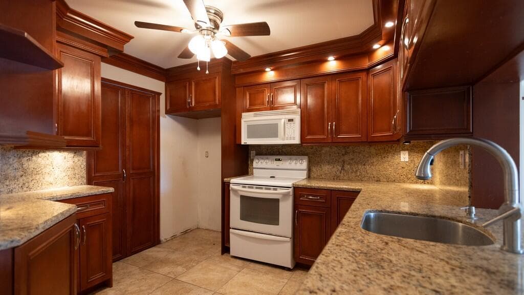 4201 N Ocean Drive 402 photo 6