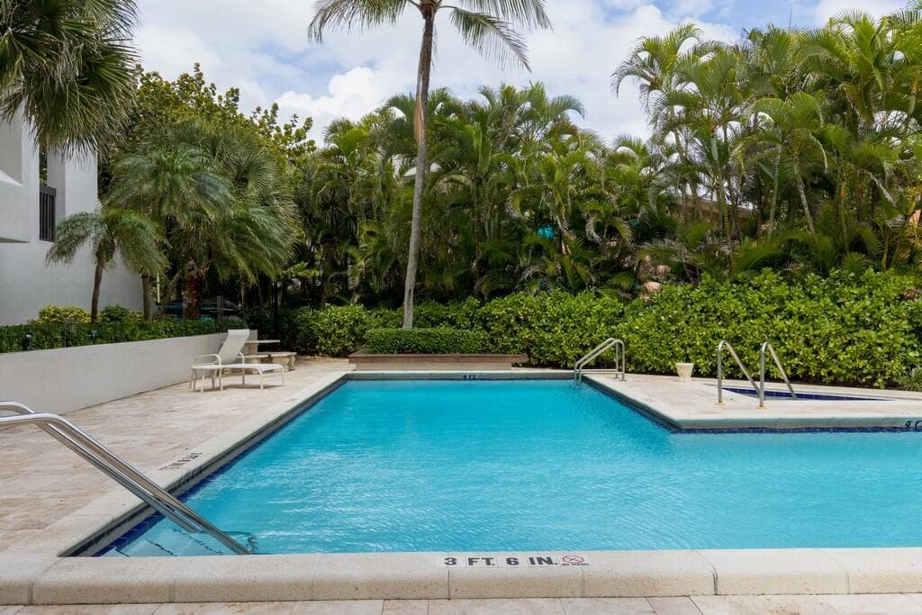 4201 N Ocean Drive 402 photo 16